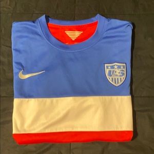 Men’s Large Nike Dri-Fit USA Soccer Jersey